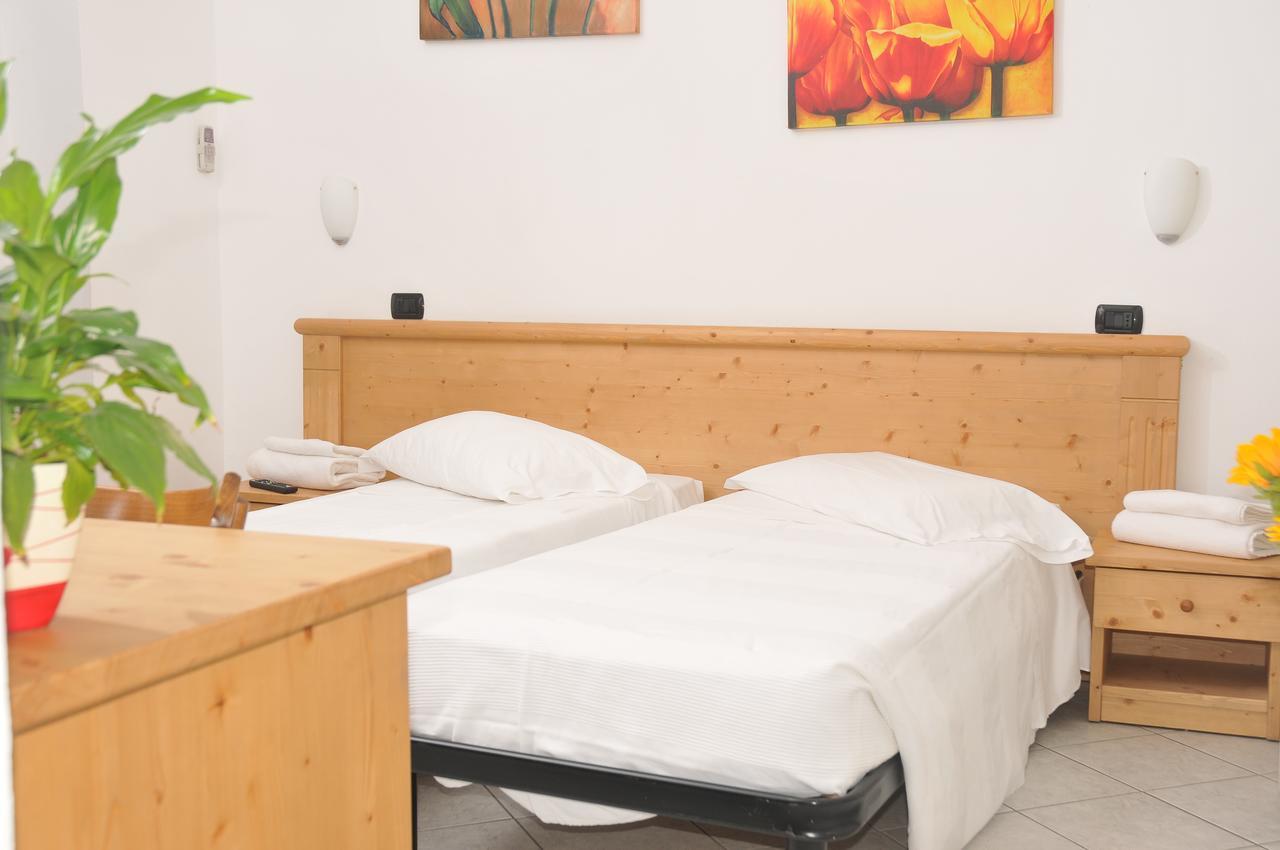Borromeo Residenze Service S.A.S Peschiera Borromeo Eksteriør billede